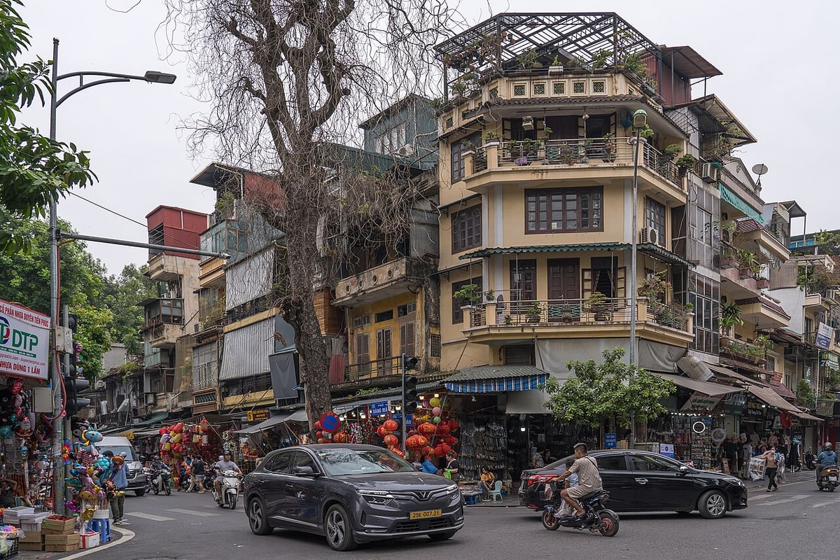 Shophouses and street traffic in Hanoi’s Old Quarter